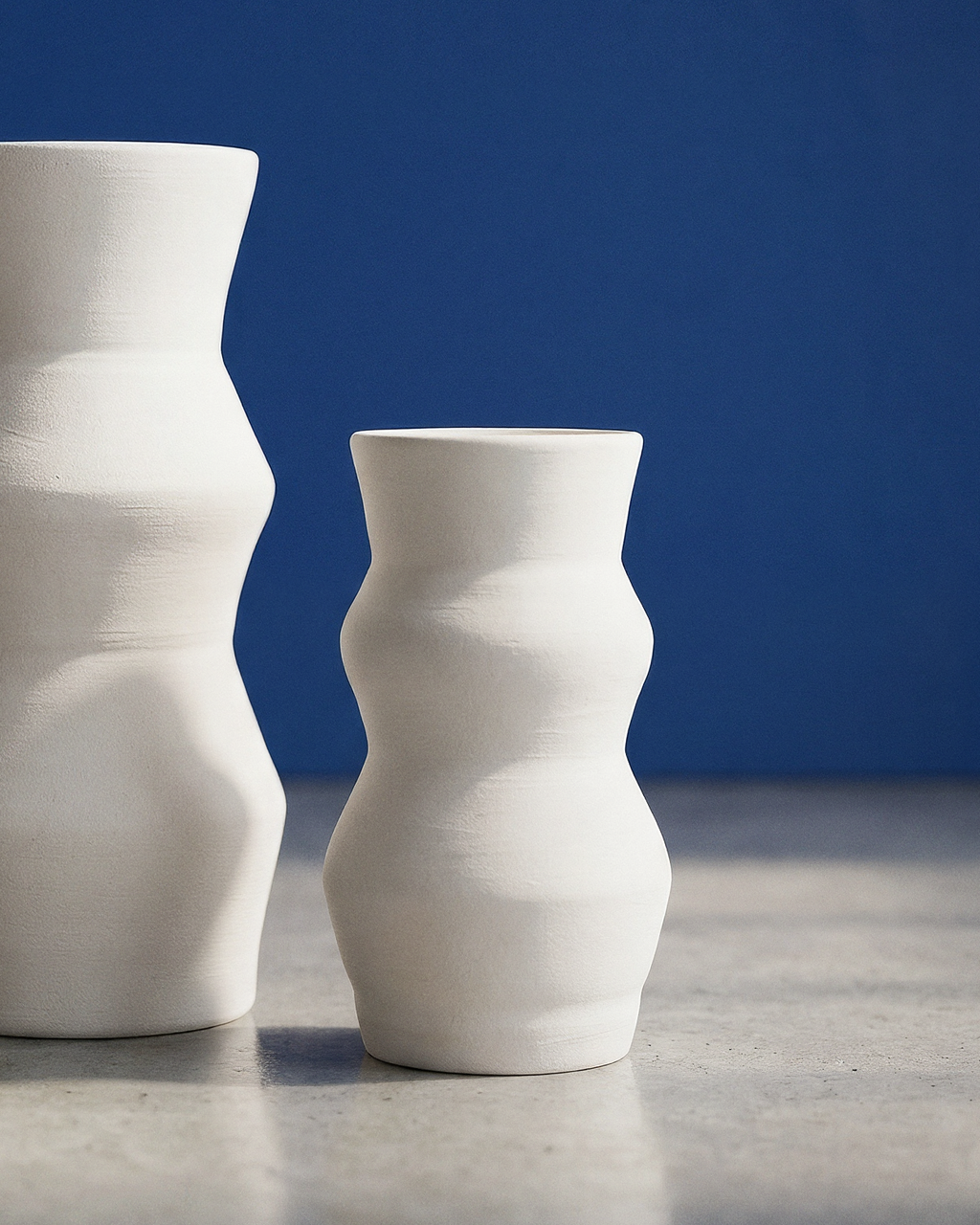 Kleine Keramikvase Linea - Handgemacht